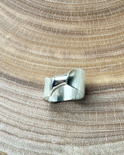 Load image into Gallery viewer, Sterling silver ring with a ribbon like twist