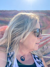 Load image into Gallery viewer, Interplay necklace black and black