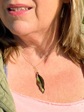 Load image into Gallery viewer, Leaf shaped necklace