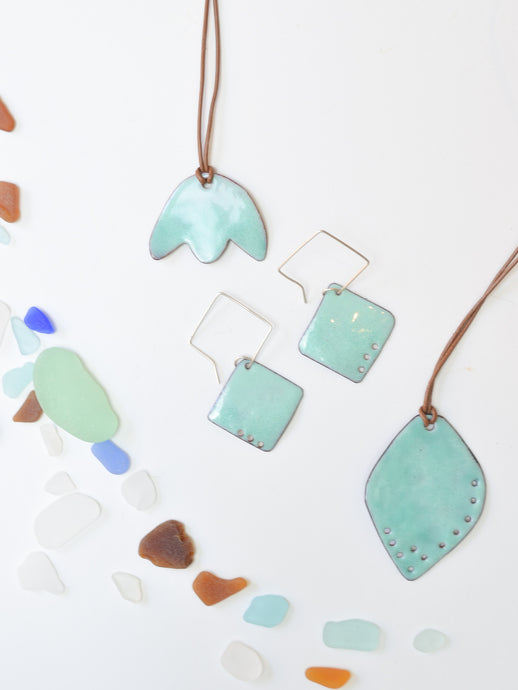 A Turquoise Jewelry Roundup: Perfect Choices for a Summer Get-Together or Getaway