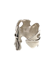 Load image into Gallery viewer, Monstera ring in sterling silver
