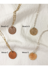 Comparison of 4 different colors of sand jewelry