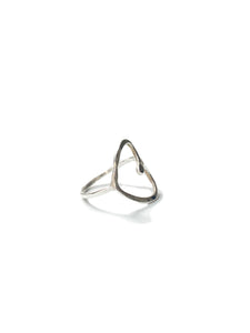 Silver ring with a sideways heart 93.5