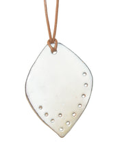 Load image into Gallery viewer, Leaf shaped white necklace adjustable
