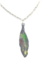 Load image into Gallery viewer, Leaf shaped necklace
